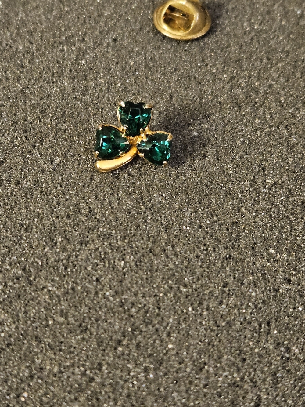 Vintage Gold-Tone Shamrock Brooch with Emerald Green Stones